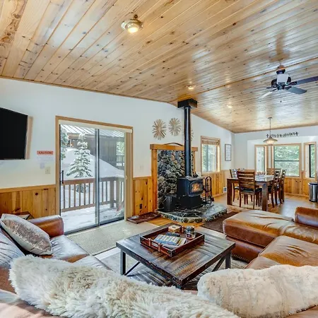 Hansel Hideaway